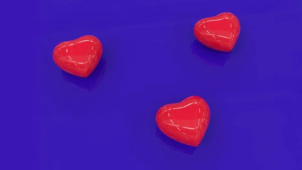 Três Corações Vermelhos Brilhantes Numa Superfície Azul Reflexiva Corações Plástico — Fotografia de Stock