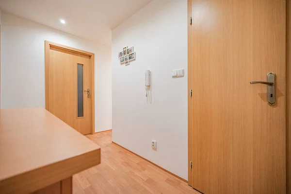 Un apartamento vacío. Vivienda plana. —  Fotos de Stock