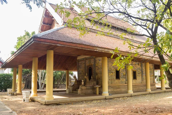 Sra Bua Kaew Temple ChurchタイのKhon Kaen州に住むラオスの芸術文化に基づいて建てられました — ストック写真
