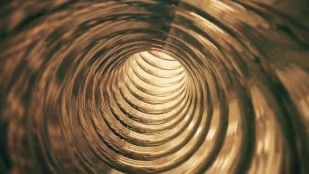 Політ Через Порожній Блискучий Металевий Тунель Золотими Кільцями Нескінченно Обертається — стокове відео