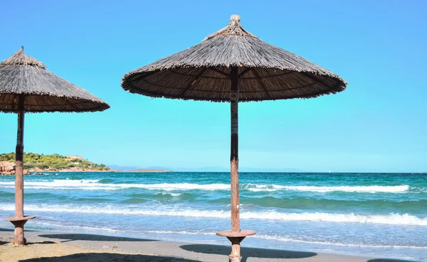 Parasol on the beach — Stock Photo, Image