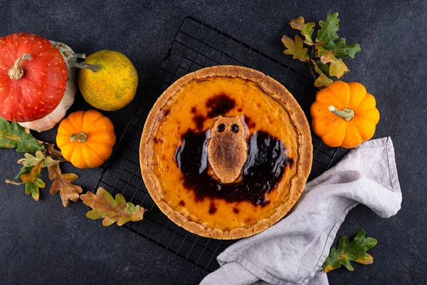 Tarta de calabaza, comida tradicional de otoño —  Fotos de Stock