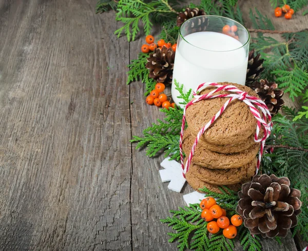 圣诞节曲奇饼和牛奶为圣诞老人 — 图库照片