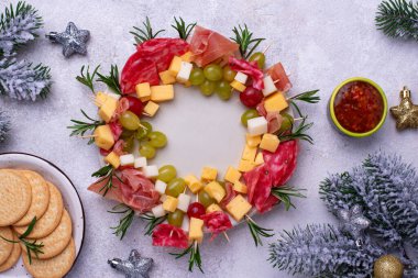 Noel çelengi şeklinde aperatifler
