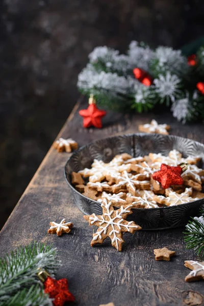 Christmas gingerbread cookies in shape of snowflake — Stock Photo, Image