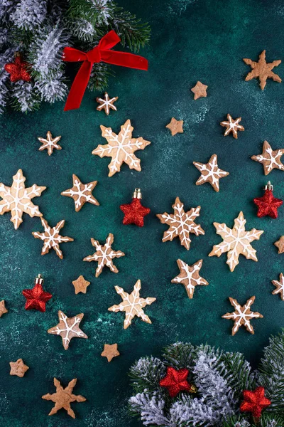 Biscotti di pan di zenzero di Natale a forma di fiocco di neve — Foto Stock