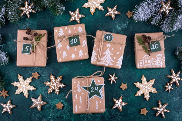 Calendario de Adviento hecho de cajas de regalo de Navidad — Foto de Stock