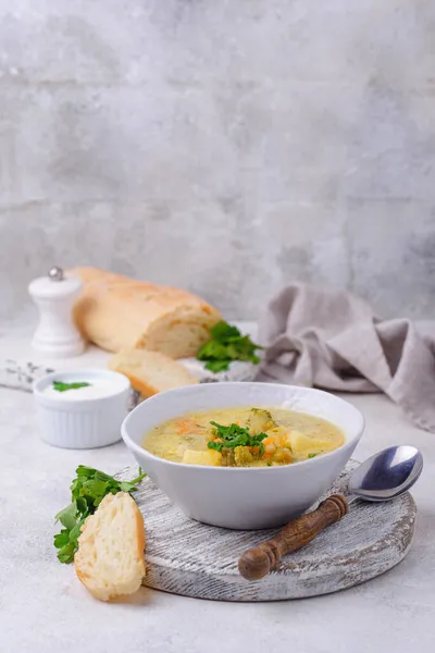 Soupe de légumes aux pommes de terre et chou-fleur — Photo