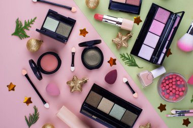 Noel dekoratif makyaj ürünleri.