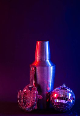 Moda neon ışığı içinde çubuk araçları