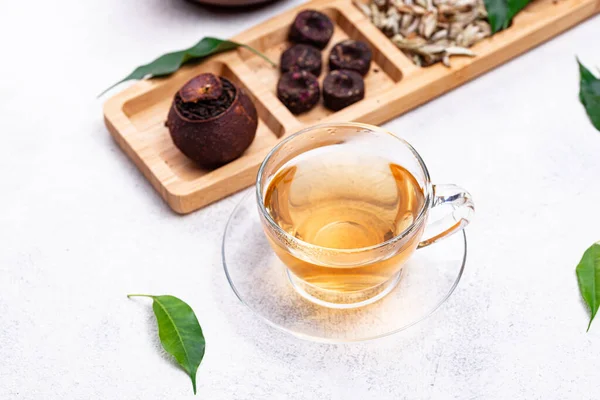 Различные отжимания китайского чая пу-эх — стоковое фото