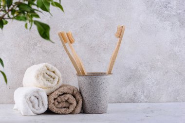 Bambu diş fırçası, sıfır atık bakım ürünü.