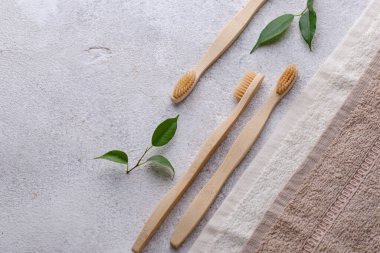 Bambu diş fırçası, sıfır atık bakım ürünü.