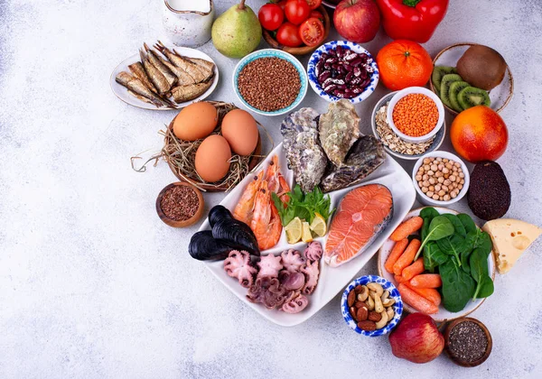 Dieta pescetária com frutos do mar, frutas e legumes — Fotografia de Stock