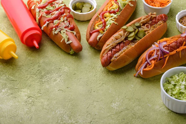 Hot dog with sausages. Traditional American fast food — Stock Photo, Image