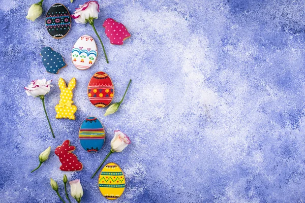 Wielkanocne ciasteczka w kształcie jajek i króliczka — Zdjęcie stockowe