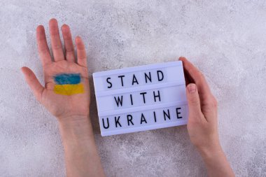 Ukrayna 'daki savaşı bayrak renkleriyle durdurun