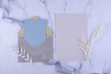 Düğün davetiyesi. Tarih kavramını kaydet