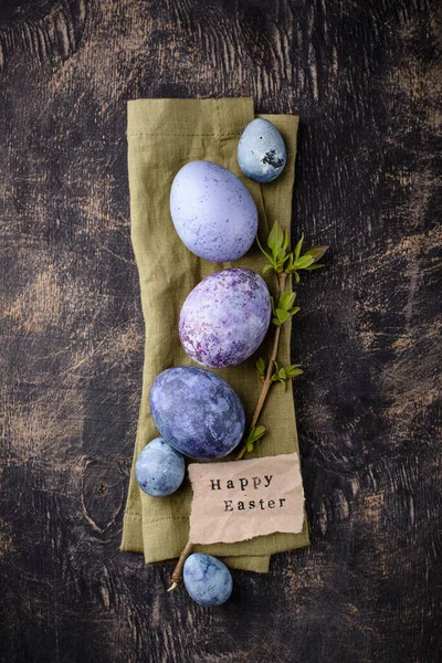 Velikonoční vajíčka ve fialové a modré barvě — Stock fotografie