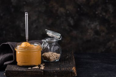 Ayçiçeği yağı ya da tereyağı. Hipoalerjenik yayılma