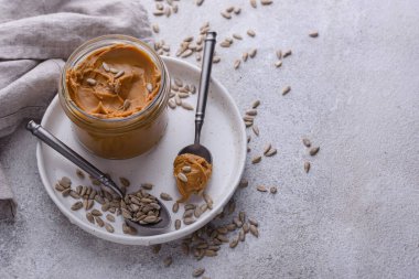 Ayçiçeği yağı ya da tereyağı. Hipoalerjenik yayılma