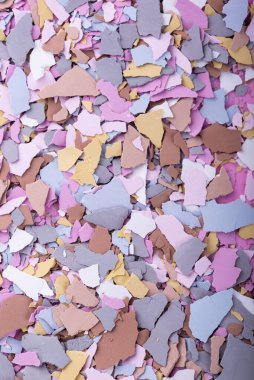 Terrazzo yapmak için renkli beton parçaları