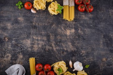 İtalyan spagetti ve tagliatelle.