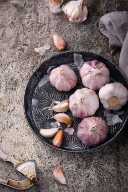 Masada taze organik sarımsak