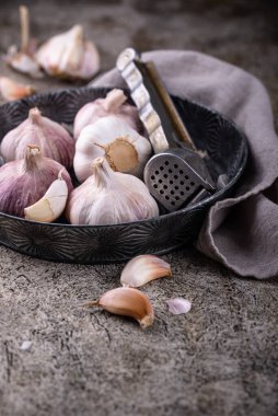 Masada taze organik sarımsak