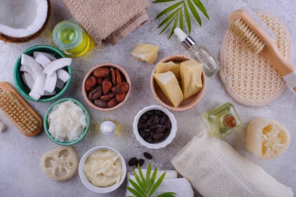 ココア ホホバ ココナッツの天然ボディ化粧バターとオイル — ストック写真
