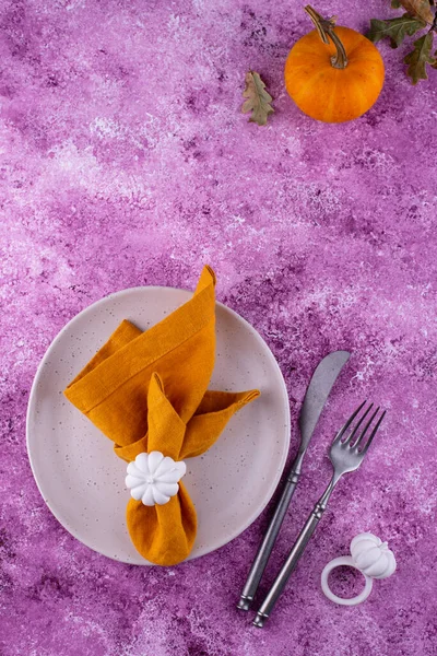 Table Setting Plate Lilac Concrete Background — Foto de Stock