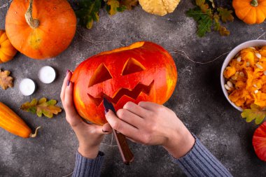 Cadılar Bayramı balkabağından balkabağı kabağı yapma süreci