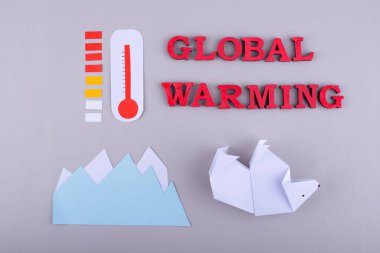 Kağıt beyaz ayı ile küresel ısınma ve iklim değişikliği kavramı
