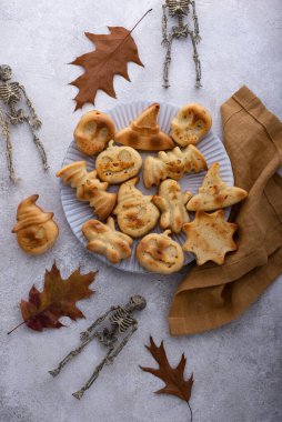 Cadılar Bayramı çörekleri yarasa, hayalet ve balkabağı şeklinde.
