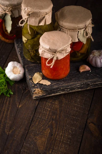 Nakrájená Konzervuje Zeleninu Sklenicích Fermentované Potraviny — Stock fotografie