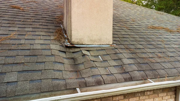 Roof Shingles Damaged Water Leak — Stock Photo, Image