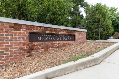Clemson, SC - 2021: Clemson Üniversitesi Kampüsü 'ndeki Memorial Park