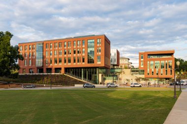 Clemson, SC - 2021: Wilbur O. ve Clemson Üniversitesi Kampüsü 'ndeki Ann Powers İş Koleji