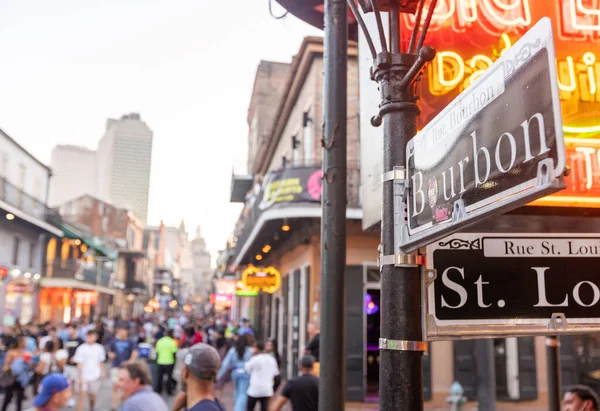 New Orleans April 2022 Oidentifierade Människor Bourbon Street New Orleans — Stockfoto