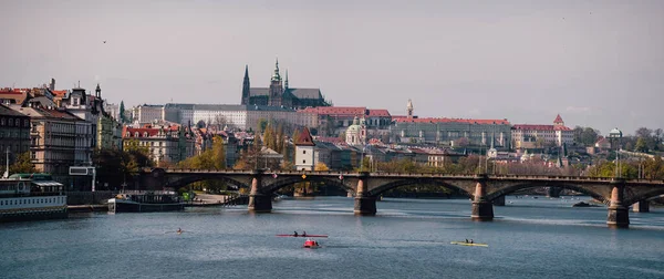 Panoramiczny Widok Praski Zamek Katedralny Svateo Wita Vltava Rzeki Mosty — Zdjęcie stockowe