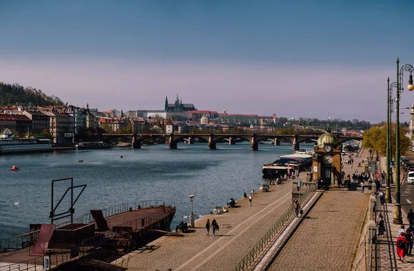 Панорамный Вид Пражский Соборный Замок Сватео Приветствует Реку Влтаву Мосты — стоковое фото