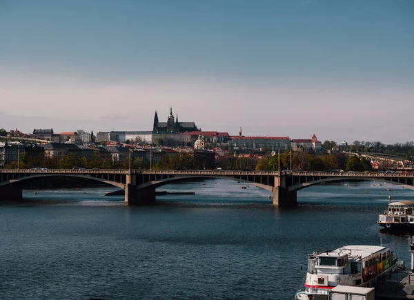 Panoramiczny Widok Praski Zamek Katedralny Svateo Wita Vltava Rzeki Mosty — Zdjęcie stockowe