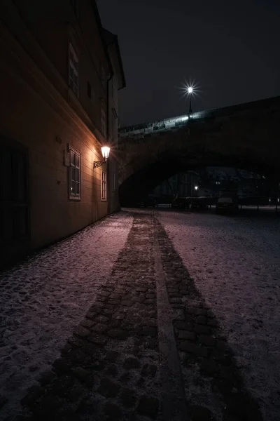 2021 Prag Merkezindeki Karlı Sokak — Stok fotoğraf
