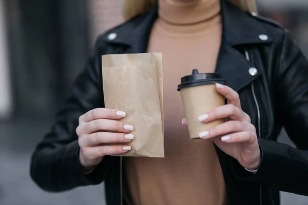 Girl Holding Package Croissants Coffee Background Mall Beautiful Girl City — Stockfoto