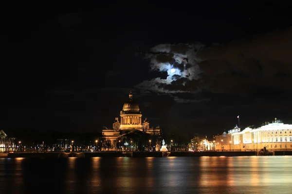 Kvällen över Sankt petersburg — Stockfoto