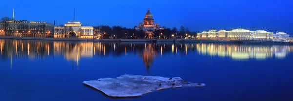Вечер Санкт-Петербурга — стоковое фото