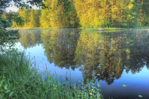 Alba sul lago, Russia — Foto Stock