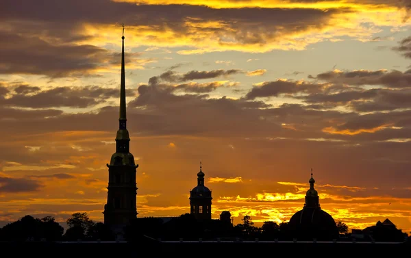 Pôr do sol em São Petersburgo, Rússia — Fotografia de Stock