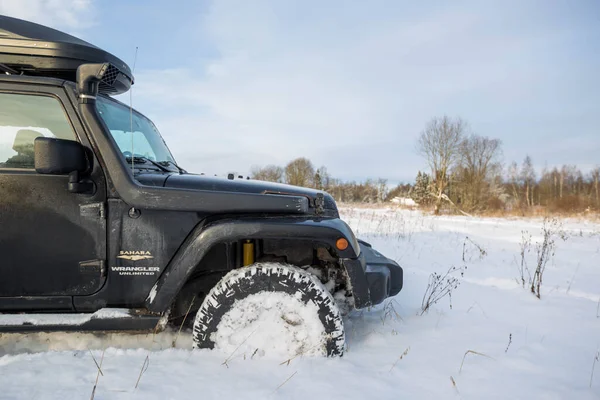 Leningrad Bölgesi Rusya Aralık 2021 Derin Karda Jeep Wrangler Sahara — Stok fotoğraf