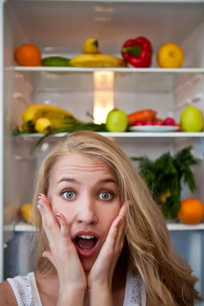 Woman with vegetables — Stock Photo, Image